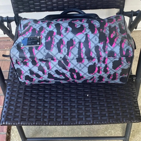 L.A.M.B. By Gwen Stefani Satchel - Picture 10 of 15